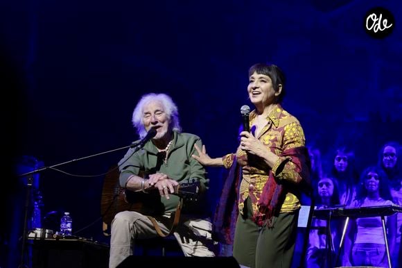 Exclusif - Concert de Hugues Aufray, avec Catherine Ringer, au Le Dôme de Paris - Palais des Sports le 9 novembre 2025. © Jack Tribeca / Bestimage