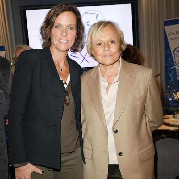 Exclusif - Anne Le Nen et sa femme Muriel Robin - 6ème remise du prix "Fonds de dotation Line Renaud-Loulou Gasté" pour la recherche médicale à la Maison de la Recherche à Paris le 25 novembre 2024. 
© Coadic Guirec/Bestimage