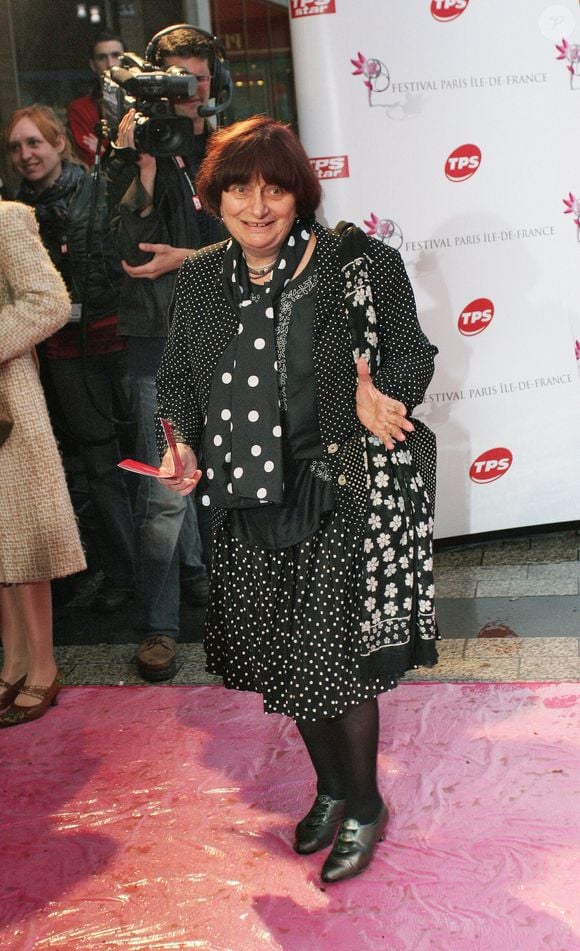 Il s'y lia d'amitié avec Agnès Varda qui fut la première à appeler les pompiers quand il fut retrouvé mort dans sa baignoire le 3 juillet 1971.

La réalisatrice française Agnes Varda assiste à l'ouverture du Festival de Paris Ile-de-France au Gaumont Marignan à Paris, France, le 29 mars 2005. Photo par Mousse/ABACA.