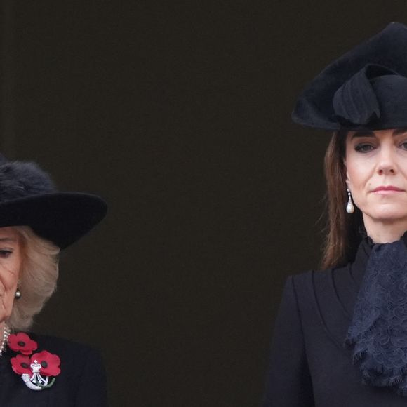 La reine Camilla et Kate Middleton lors de la cérémonie du dimanche du souvenir au cénotaphe de Londres. Royaume-Uni, le 9 novembre 2025. Photo par Jonathan Brady/PA Wire/ABACAPRESS.COM