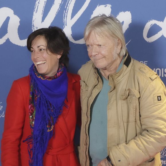 Renaud a retrouvé l'amour dans les bras de Christine Marot surnommée Cerise

Renaud et sa femme Cerise (Christine Marot) lors de l'avant-première du film "La vallée des fous" au Pathé Wepler à Paris.
© Jack Tribeca / Bestimage