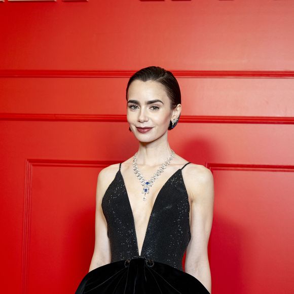 Lily Collins lors de la première de la série "Emily in Paris" saison 5 au Grand Rex à Paris le 15 décembre 2025.

© Pierre Perusseau / Bestimage