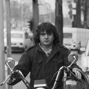 Rendez-vous avec Daniel Balavoine sur sa moto à Paris. Le 25 mars 1980
© Jean-Claude Colin via Bestimage