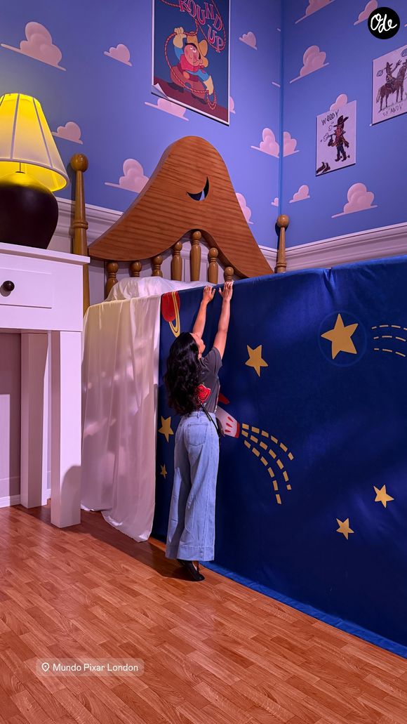 Les deux jeunes femmes ont aussi profité de leur séjour pour découvrir la "Mundo Pixar Experience" et se promener dans les rues de la capitale britannique.

Extrait du compte Instagram de Marie Ducruet.

© Instagram / Marie Ducruet
