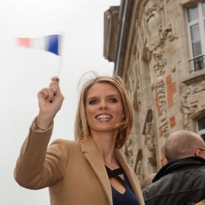 Sylvie Tellier avec Iris Mittenaere, (originaire du Nord de la France) lors d'un défilé de félicitations donné dans les rues de Lille le 19 mars 2017. Photo par Sylvain Lefevre/ABACAPRESS.COM