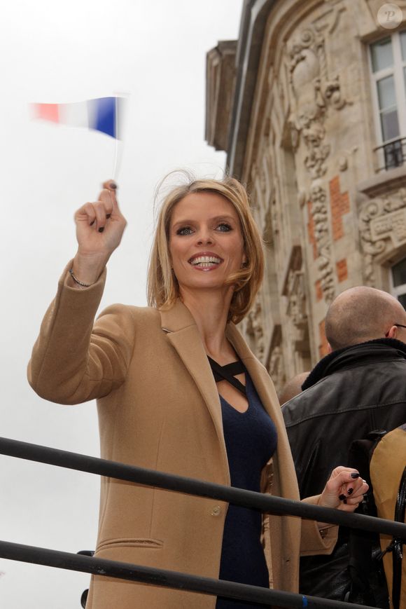 Sylvie Tellier avec Iris Mittenaere, (originaire du Nord de la France) lors d'un défilé de félicitations donné dans les rues de Lille le 19 mars 2017. Photo par Sylvain Lefevre/ABACAPRESS.COM