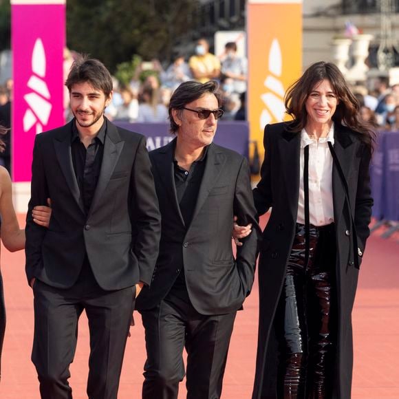 Ben Attal, Yvan Attal et Charlotte Gainsbourg ( présidente du jury) - Première du film "Les choses humaines" lors de la 47éme édition du Festival du Cinéma Américain de Deauville le 11 septembre 2021.

© Olivier Borde / Bestimage