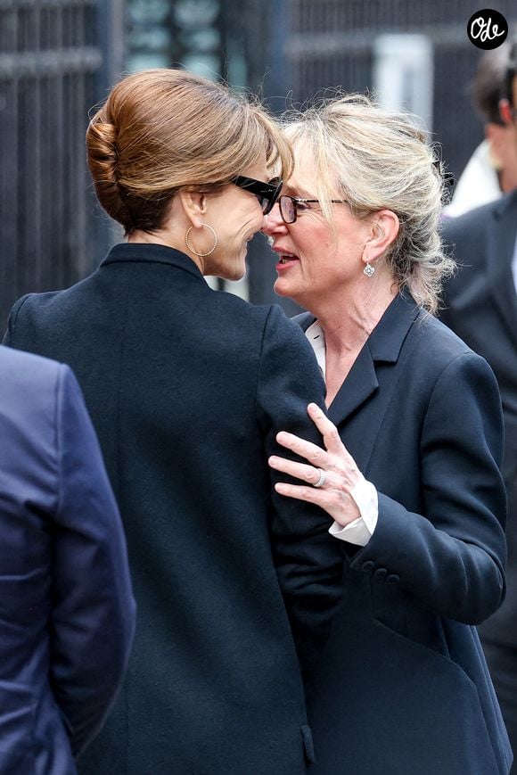 Carla Bruni et Claude Chirac aux funérailles de B. Chirac à la basilique Sainte-Clotilde à Paris (7e) le 12 juin 2026. L’ancienne première dame de France est décédée le 5 juin 2026 à l’âge de 93 ans. 
© Jacovides / Liewig / Bestimage