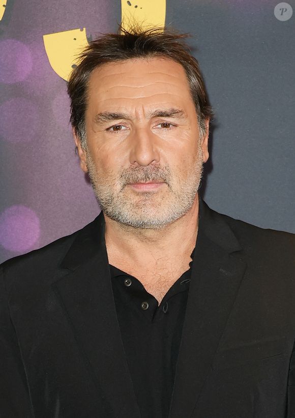 Sa patience s'arrête toutefois au bout d'une demi-heure.

Gilles Lellouche - Avant-première du film "Le Crime du 3e étage" au cinéma Pathé Wepler à Paris le 9 mars 2026. © Coadic Guirec/Bestimage