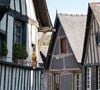 La Roque-Gageac et Saint-Cirq-Lapopie offrent deux autres étapes emblématiques du Sud-Ouest.

Photo prise par Bapt / Unsplash