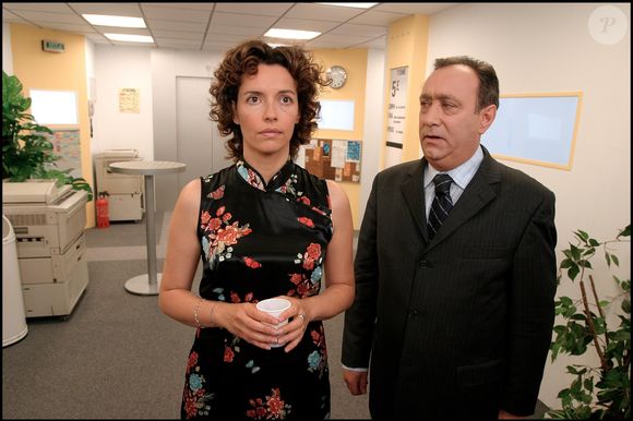 Sylvie Loeillet et Gérard Chaillou dans "Caméra Café" en 2003.

Photo : JLPPA / Bestimage