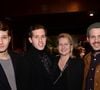Il faut dire que le regretté Jean-Paul Belmondo a laissé derrière lui une lignée d'artistes et de personnalités passionnées.

Luana Belmondo avec ses fils Giacomo Belmondo, Victor Belmondo et Alessandro Belmondo à l'after-party du film "Mon Bébé" au Buddha-Bar à Paris, le 11 mars 2019. 

© Rachid Bellak/Bestimage