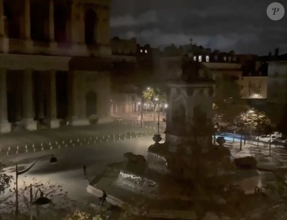 De rares images du joli pied-à-terre parisien de Vincent Lindon niché en face de l'église Saint-Sulpice dévoilées dans le documentaire "Vincent Lindon, cœur sanglant", diffusé ce mercredi 5 février sur Arte.