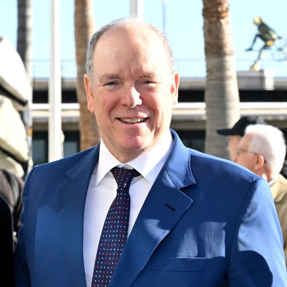 Le prince Albert II de Monaco, sa femme la princesse Charlene et Camille Gottlieb ont remis les traditionnels colis de Noël aux aînés monégasques dans la meeting room du Yacht Club de Monaco dans le cadre de festivités de fin d'année de la Principauté de Monaco. © Bruno Bebert/Pool Monaco/Bestimage