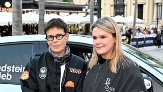 Stéphanie de Monaco pose avec sa fille Camille avec un blouson de circonstance et croise… son ex-compagnon !