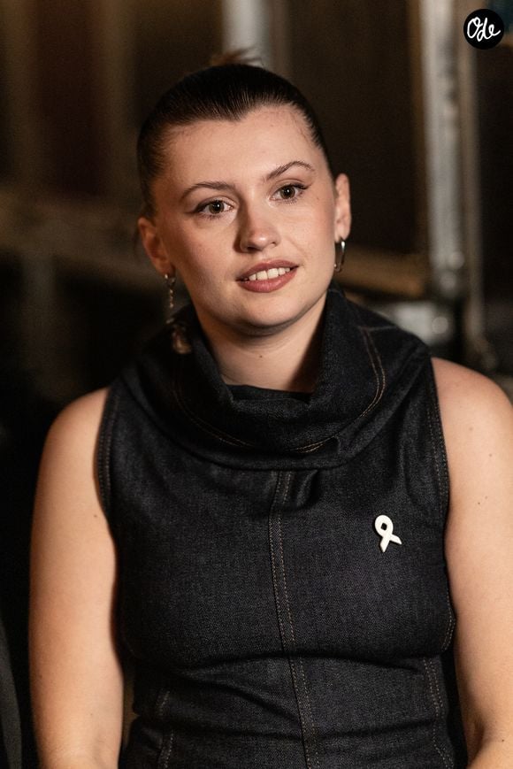 Marine Delplace en backstage de l'enregistrement de l'émission "Nos voix pour toutes" au profit de la Fondation des femmes à l’Adidas Arena à Paris, le 19 novembre 2025. 

© Guirec-Moreau/Bestimage