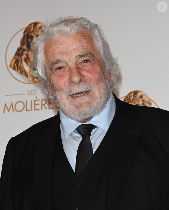 Jacques Weber, Molière d'Honneur au photocall de la 33ème cérémonie des Molières aux Folies Bergère à Paris le 30 mai 2022.

© Coadic Guirec / Bestimage
