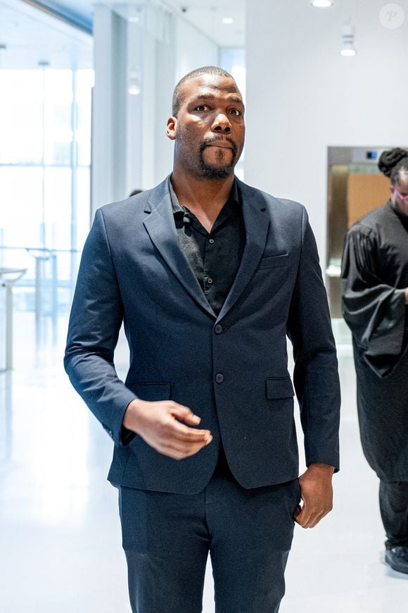 Mathias Pogba a été condamné pour une tentative d'extorsion sur son frère

Mathias Pogba (en costume frère du footballeur Paul Pogba) - Ouverture du procès de six proches, cinq amis d’enfance et le frère du footballeur Mathias Pogba devant la 16ème chambre du tribunal correctionnel de Paris le 26 novembre 2024. © Pierre Perusseau/Bestimage