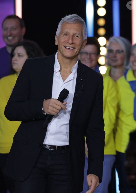 Ce n'est pas tout puisque Nagui s'astreint aussi à une pratique sportive quotidienne.

Nagui - Les célébrités se mobilisent pour la 38ème édition du Téléthon dans les studios de France 2 à Paris © Coadic Guirec / Bestimage