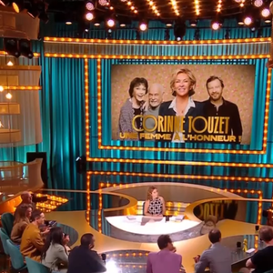 Corinne Touzet sur le plateau de "Quelle époque !" sur France 2 le 9 mai 2026.