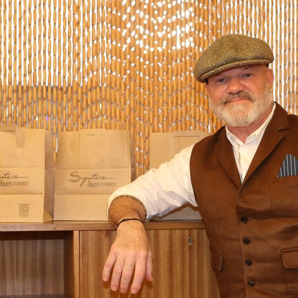 Le chef Philippe Etchebest - Le chef Philippe Etchebest ouvre son restaurant éphémère "Signature" du 9 au 30 octobre au 25 rue Sedaine à Paris dans le 11ème arrondissement le 8 octobre 2025. © Jean-Marc Lhomer/Bestimage