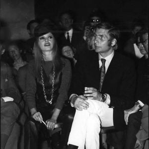 Un bien aujourd'hui mis en vente au prix de 7,9 millions d'euros.
Le 04 avril 1968 - Brigitte Bardot et Gunter Sachs présentent la mode de l'été 1968 de ''Mic Mac''. (Crédit photo : © Keystone Press Agency/ZUMA Press Wire)