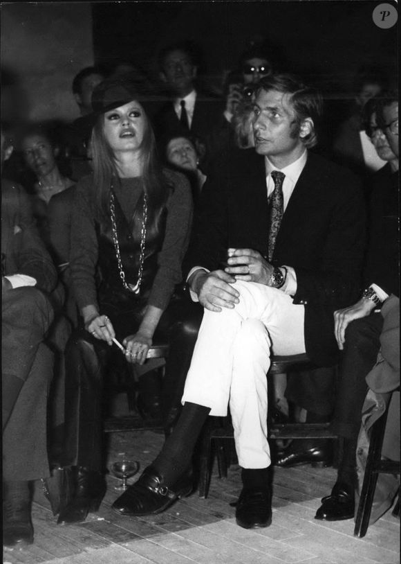 Un bien aujourd'hui mis en vente au prix de 7,9 millions d'euros.

Le 04 avril 1968 - Brigitte Bardot et Gunter Sachs présentent la mode de l'été 1968 de ''Mic Mac''.  (Crédit photo : © Keystone Press Agency/ZUMA Press Wire)