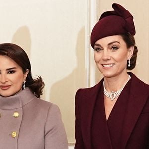 La princesse de Galles (à droite) salue Sheikha Jawaher, l'épouse de l'émir du Qatar Sheikh Tamim bin Hamad Al Thani, à Londres, au nom du roi, avant la cérémonie d'accueil à Horse Guards Parade, pour leur visite d'État au Royaume-Uni. Londres, Royaume-Uni, mardi 3 décembre 2024. Photo by Aaron Chown/PA Wire/ABACAPRESS.COM