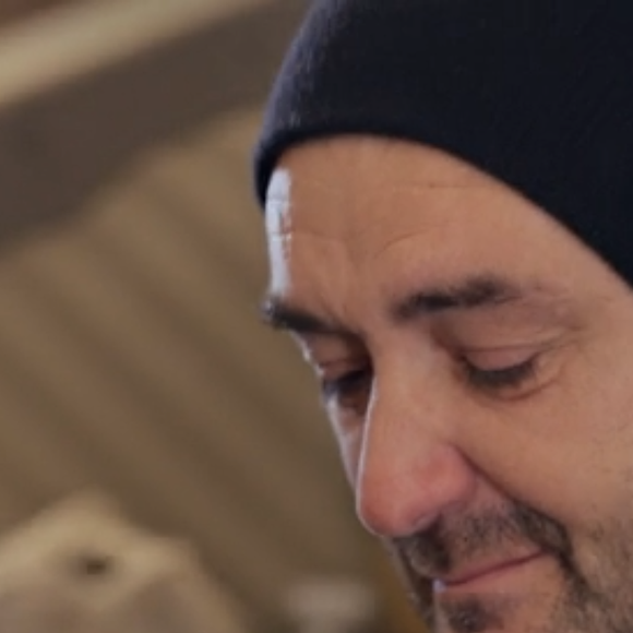 Cyril Lignac ému dans Rendez-vous en terre inconnue, capture d'écran France Télévisions