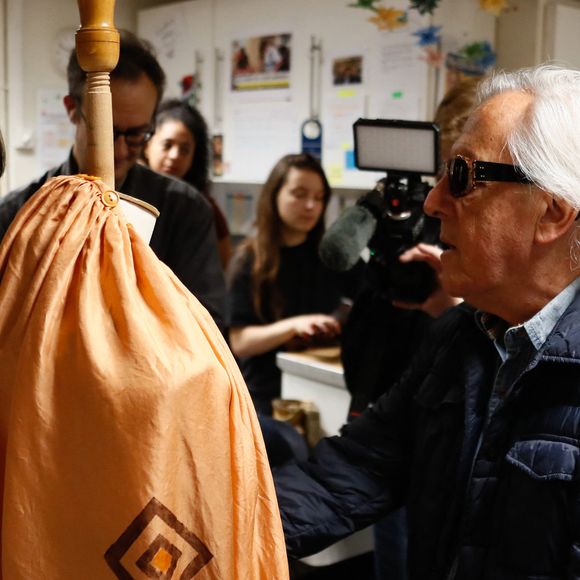 Invité dans l'émission "la Boîte à secrets" présentée par Faustine Bollaert, l'interprète du titre Les Sunlights des Tropiques avait d'ailleurs évoqué son mariage si fort avec Nikole.

Exclusif - Gilbert Montagné découvre les costumes du spectacle - Gilbert Montagné assite à une représentation spéciale du spectacle "Le Roi Lion" audiodécrite à destination des malvoyants au théâtre Mogador à Paris, France, le 07 juin 2025. © Christophe Clovis / Bestimage