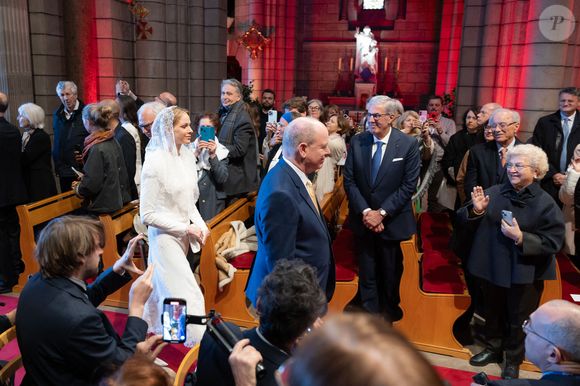 Le pape Léon XIV lors d'une messe en la cathédrale Notre-Dame Immaculée de Monaco, accueilli par TT.SS.HH. Le Prince Albert II et la Princesse Charlène de Monaco. Le 28 mars 2026 à Monaco. Une Liturgie des Heures sera célébrée à la Cathédrale de Monaco, sous la forme de l'Office de sexte, au cours de laquelle Sa Sainteté le Pape Léon XIV prononcera une homélie. Cette célébration, présidée par le Saint-Père, réunira le clergé, les religieuses de Monaco et les représentants des services, mouvements et associations du diocèse. © Olivier Huitel / Pool Monaco / Bestimage