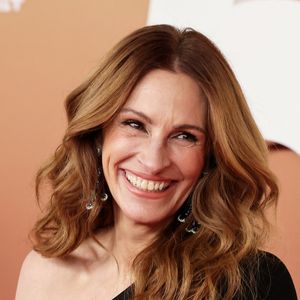Tout comme Julia Roberts en février dernier, après la cérémonie des César

Julia Roberts - Photocall de la 50ème édition de la cérémonie des César à l'Olympia à Paris, France, le 28 février 2025 © Dominique Jacovides - Olivier Borde / Bestimage