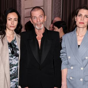 Camilla Fayed, Vivi Nevo, Charlotte Casiraghi - La créatrice S.McCartney est faite Chevalier de la Légion d'honneur par le président français E.Macron au palais de l'Elysée à Paris, le 5 mars 2026, lors de la Fashion Week à Paris. Cette distinction salue son parcours ainsi que son engagement dans l'univers de la création et de la mode.

BFA.com / Backgrid USA / Bestimage