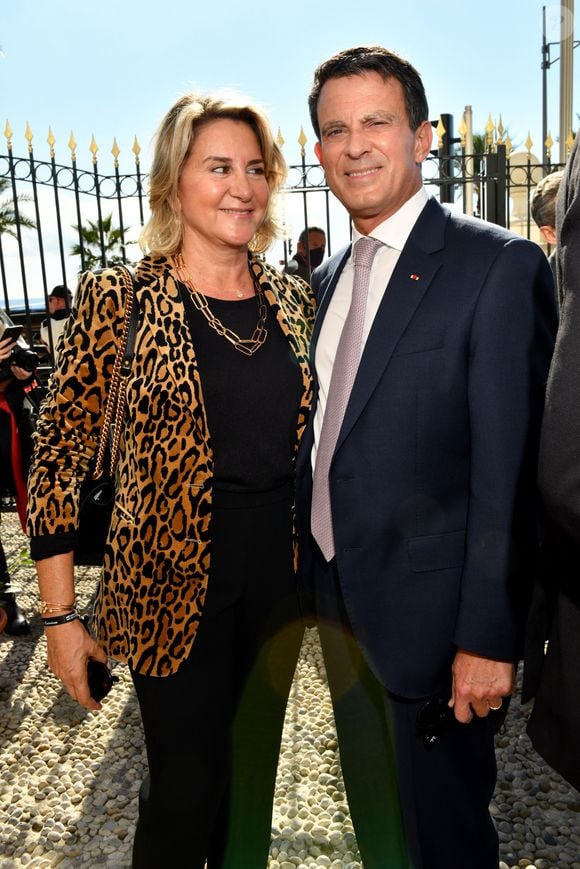 Tout a commencé avec un mariage civil organisé en toute discrétion à Barcelone

Manuel Valls et sa femme Susana Gallardo lors des Entretiens de Nice organisés par le quotidien régional Nice-Matin qui ont eu lieu au Centre Universitaire Méditerranéen, le 15 octobre 2021. © Bruno Bebert / Bestimage 