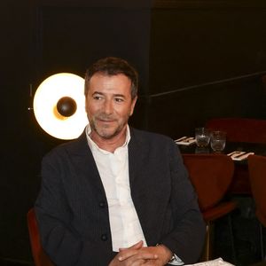 Mais avant cela, il a exercé un tout autre métier.

Exclusif - Farrah El-Dibany est l'invitée de l'émission "Olympiascope" présentée par Bernard Montiel et diffusée le dimanche 31 août 2025 à 21 heures sur Olympia TV.
 Paris, France, le 2 juillet 2025. © Jack Tribeca / Bestimage