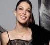 En légende, la jeune femme a simplement écrit "Cooling down", accompagnant son cliché de deux emojis représentant des glaçons.

Iris Mittenaere au Front Row du défilé Vaillant Collection Femme Prêt-à-Porter Automne/Hiver 2026-2027 lors de la Fashion Week de Paris (PFW) au palais de Tokyo, à Paris, France, le 6 mars 2026. © Julien Sarkissian/Bestimage