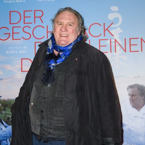 Sur Allociné, le film est noté 4,5 sur 5, quand l'ancienne adaptation de l'épopée, signée par Josée Dayan en 1998, elle, n'est notée que 3,6. Au casting de cette mini-série, Gérard Depardieu. 

Gérard Depardieu est à la première du film "The Taste of Small Things" à Berlin le 12 janvier 2023.