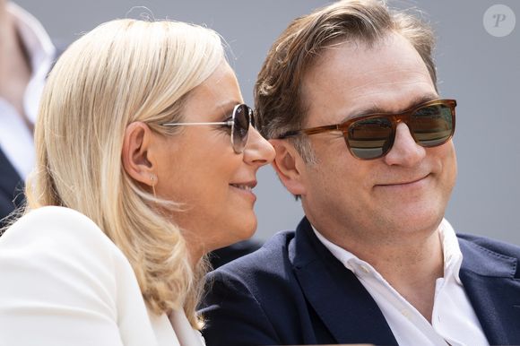 Renaud Capuçon et sa femme Laurence Ferrari en tribunes lors de la finale messieurs des Internationaux de France de Tennis de Roland Garros 2025 (jour 15), à Paris, France, le 8 juin 2025. © Cyril Moreau/Bestimage