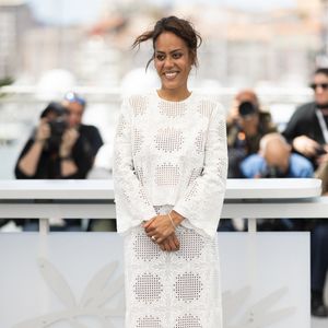 Amel Bent au photocall du film "Ma Frère" lors du 78ème Festival International du Film de Cannes, au Palais des Festivals à Cannes, France, le 22 mai 2025. © Jacovides-Moreau/Bestimage