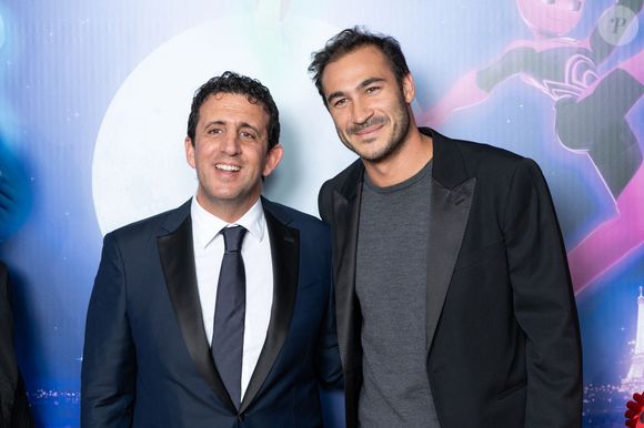 Alain Toledano et Valentin Kretz posant pour un photocall lors du Gala de Charité de l'Institut Rafael et de la Fondation ZAG au Pavillon Gabriel à Paris, le 12 novembre 2024. Photo par Alexis Jumeau/ABACAPRESS.COM