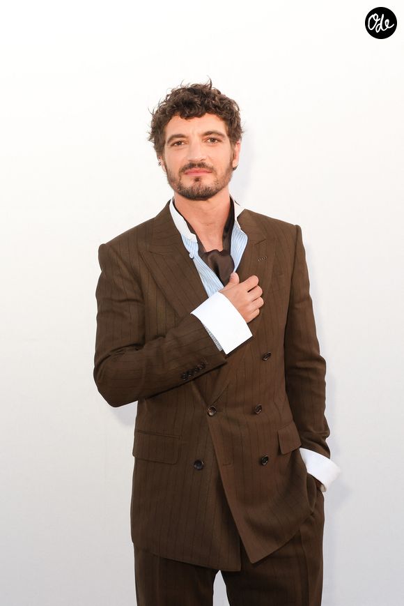 Exclusif - Niels Schneider pose en backstage de l'émission "C à vous" lors du 79ème Festival International du Film de Cannes le 19 mai 2026. © Jack Tribeca / Bestimage