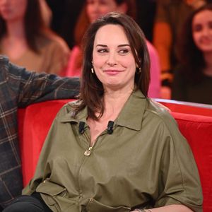 Exclusif - Julia Vignali lors de l'enregistrement de l'émission Vivement dimanche au studio Rive gauche, présentée par M. Drucker, diffusée sur France 3, le 1er mars 2026, à Paris, France, le 18 février 2026. © Guillaume Gaffiot/Bestimage