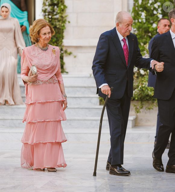 Selon ses informations, une partie de son clan et ses amis résidant comme lui sur le Golfe Persique ont brillé à l'événement. Tous se sont donné rendez-vous près d'une jolie plage

La reine Sofia et Le roi Juan Carlos Ier - Les familles royales au mariage du prince Hussein de Jordanie et de Rajwa al Saif, au palais Zahran à Amman (Jordanie), le 1er juin 2023. (Backgrid USA / Bestimage).