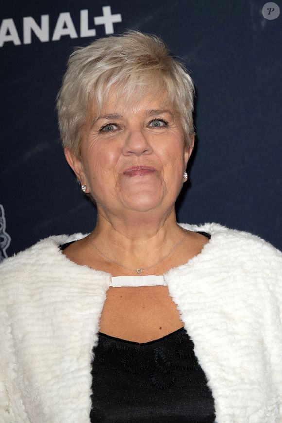 Cette défection rappelle les soucis de mobilité évoqués ces dernières années par l’actrice, connue aussi pour la série Joséphine, ange gardien. 

Mimie Mathy pose sur le tapis rouge de la cérémonie des César 2020 pour un épisode de 'Call my agent' à la salle Pleyel à Paris le 28 février 2020 à Paris, France. Photo by David Niviere/ABACAPRESS.COM