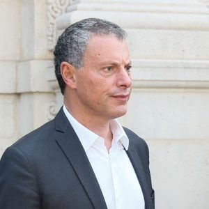 Un nouveau chapitre plus tranquille dans sa carrière suite à son départ de BFMTV qu'il apprécie grandement comme il l'a avoué en interview.

Marc-Olivier Fogiel - Sorties des obsèques de Philippe Labro en l'église de Saint-Germain-des-Prés à Paris le 13 juin 2025. © Dominique Jacovides - Christophe Clovis / Bestimage