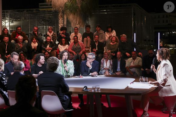 Exclusif - Jean Imbert, Lea Salamé, Paul de Saint Sernin, Malou Khebizi, Agathe Riedinger, Christophe Dechavanne, Pierre Lescure, Charlotte Dhenaux, Pierre-Antoine Capton, Philippe Caverivière sur le plateau de l'émission "Quelle Epoque!" lors du 77ème Festival International du Film de Cannes le 18 mai 2024. © Jack Tribeca / Bestimage