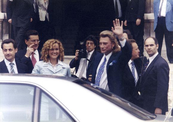 Archives - Le maire de Neuilly-sur-Seine Nicolas Sarkozy et Jean-Claude Camus - Mariage Johnny Hallyday et Laeticia 1996