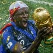 Après la défaite des Bleus en Coupe du monde 2026, un ancien champion cède son trophée de vainqueur pour une somme à 5 chiffres