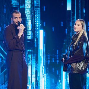Amir et Helena lors de l’enregistrement de l’émission “Les stars s’unissent pour le Sidaction” au théâtre Marigny à Paris, France, le 11 mars 2025. © Guirec-Moreau/ Bestimage