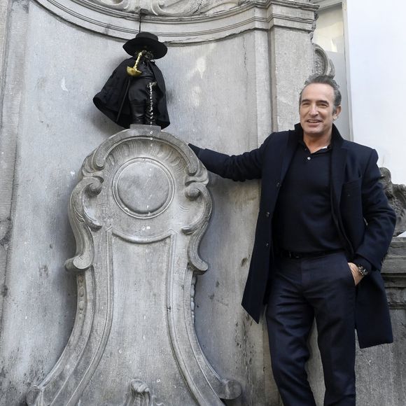 Jean Dujardin reçoit la Médaille d'Honneur de la Ville de Bruxelles et visite le Manneken-pis habillé d'un costume de Zorro pour l'occasion à Bruxelles, Belgique, le 28 novembre 2024. © Didier Lebrun/PhotoNews/Bestimage
